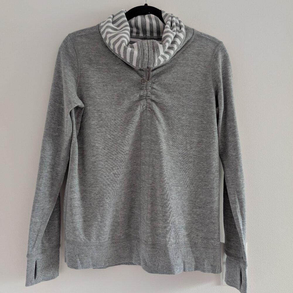 3/$30 Reversible Lululemon long sleeve